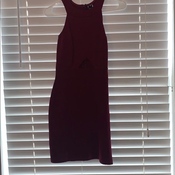 Windsor Dresses & Skirts - Maroon keyhole cocktail/homecoming bodycon dress